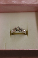 14kt white gold solitaire ring