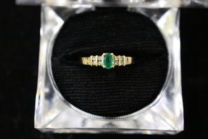  10kt Yellow Gold Emerald Ring