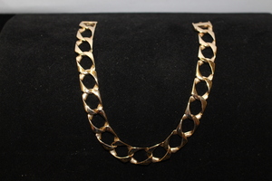  Statement 10kt Yellow Gold Curb Bracelet – 29.96g