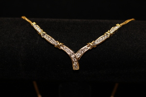  Appraised 10kt Gold V-Style Diamond Necklace