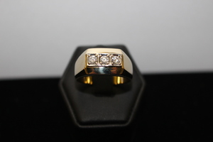  Tri-Diamond 10kt Gold Ring