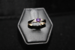10kt Yellow Gold Ring with Purple Oval Stone