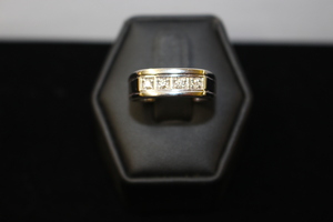  14KT White Gold Diamond Ring – 5.53g (Size 7.75)